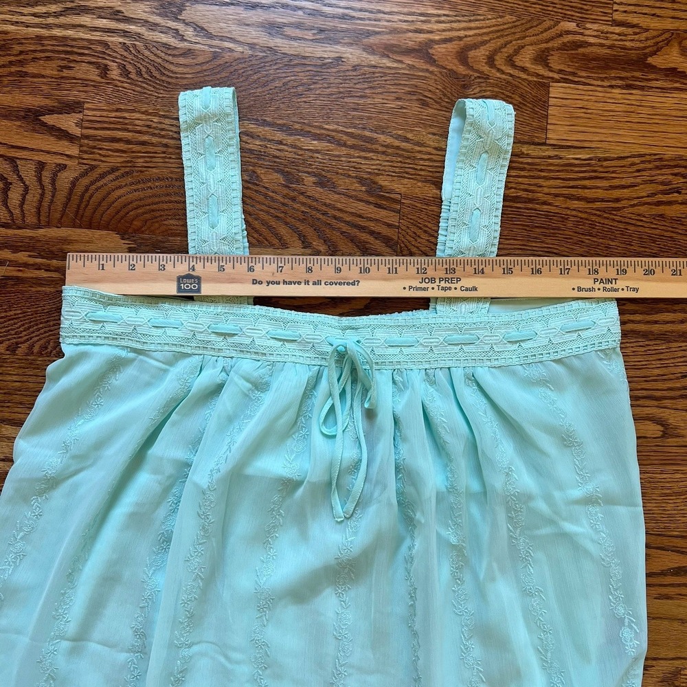 Torrid Aqua Embroidered Chiffon Crochet Lace Trim Tank Women NWT 00 M/L - Picture 2 of 6